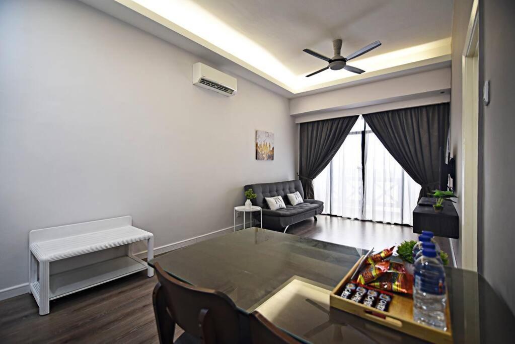 Instay Costa Mahkota Next To Mahkota Parade Malacca ภายนอก รูปภาพ